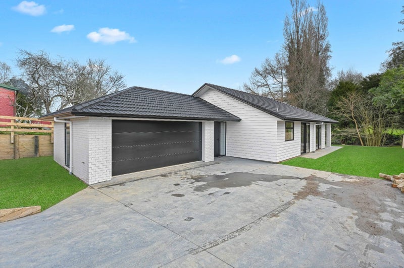 10 Carey Street, Kihikihi, Te Awamutu - Carousel 1