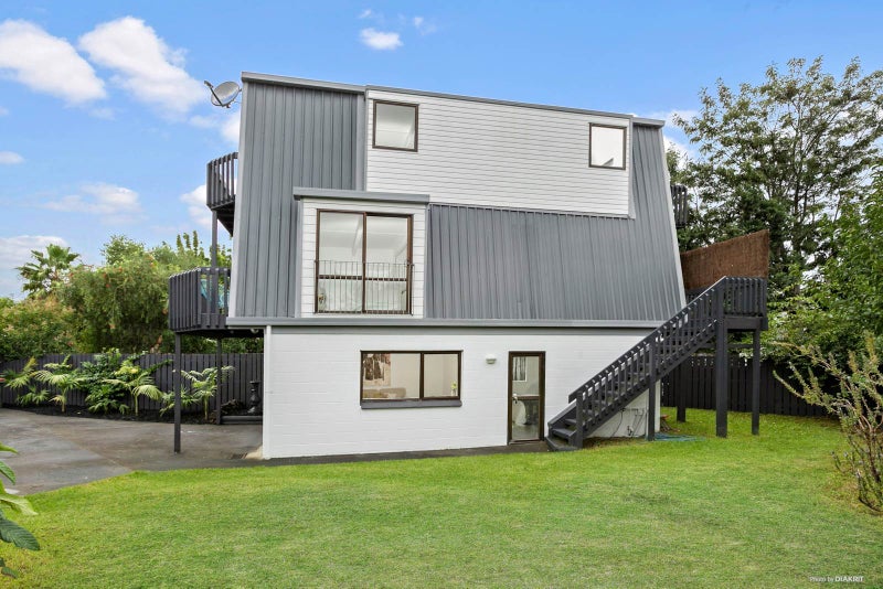 2/94 School Road, Kingsland, Auckland - Carousel 1