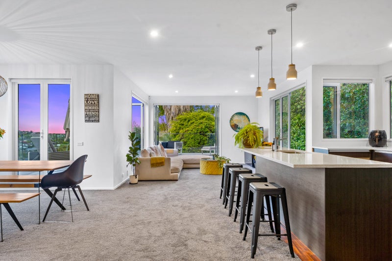 11 Landvale Court, Browns Bay, Auckland - Carousel 2