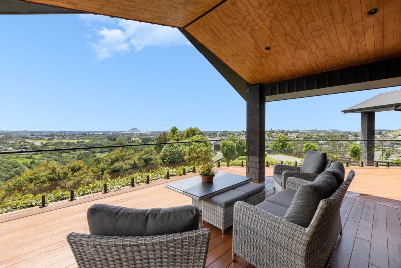 20 Blackberry Way, Welcome Bay, Tauranga - Carousel 1