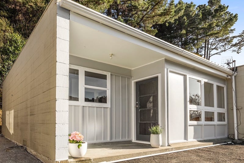1/26 Deller Grove, Silverstream, Upper Hutt - Carousel 1