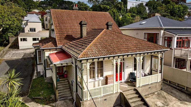 132 Wallace Street, Mount Cook, Wellington - Carousel 1