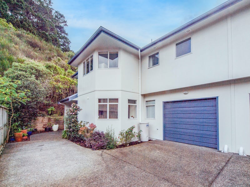 10A Chippenham Grove, Churton Park, Wellington - Carousel 1