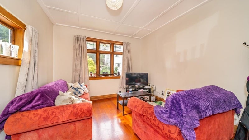 39 Adams Terrace, Aro Valley, Wellington - Carousel 2