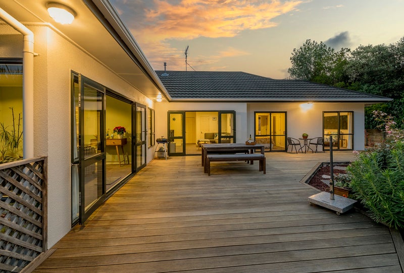 4 Conifer Court, Raumati Beach, Paraparaumu - Carousel 1