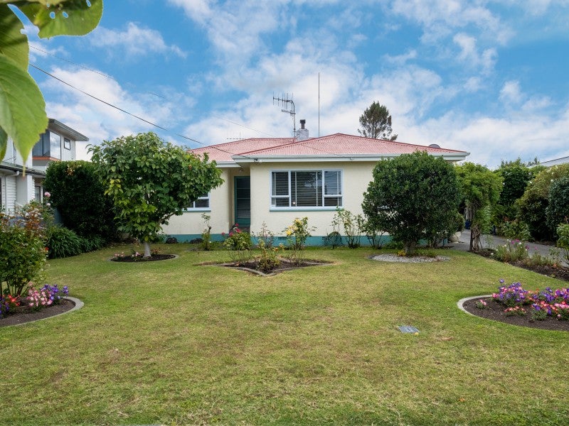 11 Harold Holt Avenue, Onekawa, Napier - Carousel 1