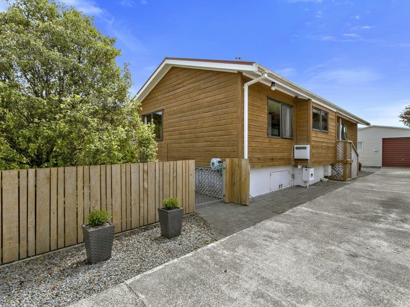 16 KARAMEA GR, WAINUIOMATA, Lower Hutt - Carousel 18