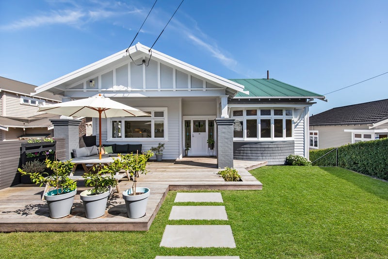 18 Highland Road, Mount Albert, Auckland - Carousel 1