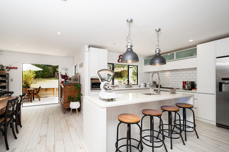 12 Opanuku Road, Henderson Valley, Auckland - Carousel 2