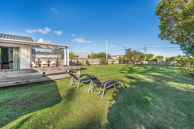 14 Rata Street, Oneroa, Waiheke Island - Carousel 1