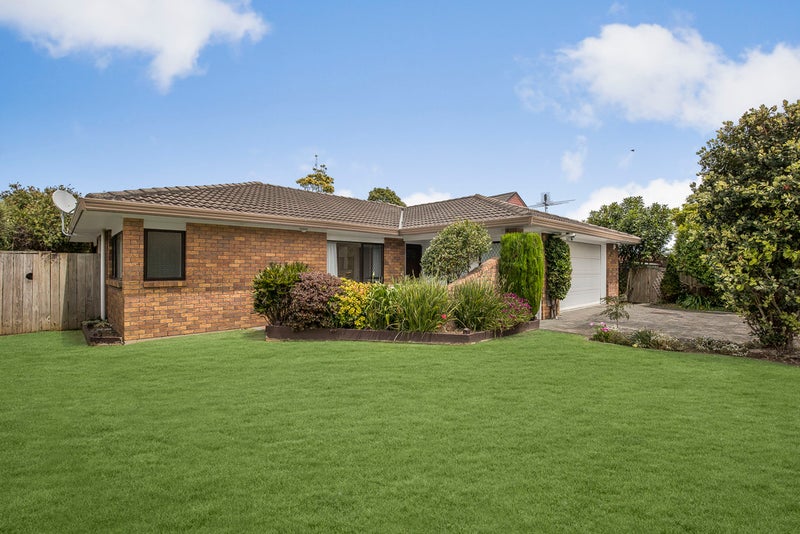 24 Golfland Drive, Golflands, Auckland - Carousel 2