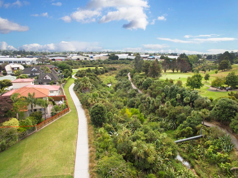 1/57 West Fairway, Golflands, Auckland - Carousel 20