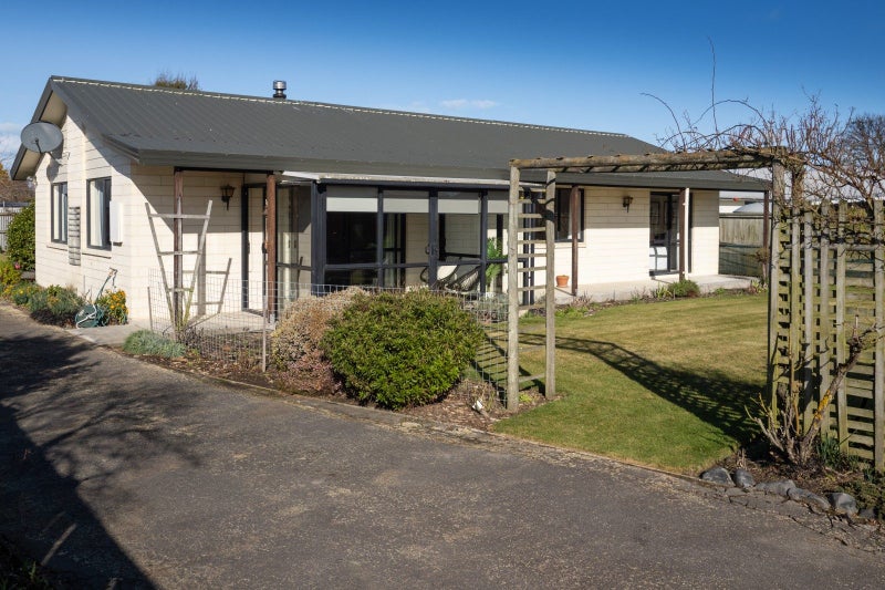21 Nixon Street, Tinwald, Ashburton - Carousel 1