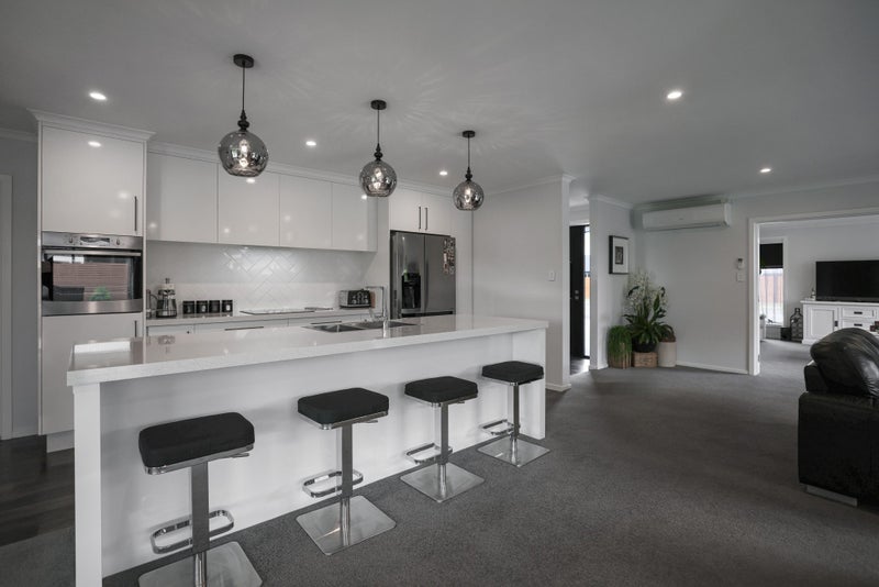 6 Waterford Place, Tinwald, Ashburton - Carousel 2