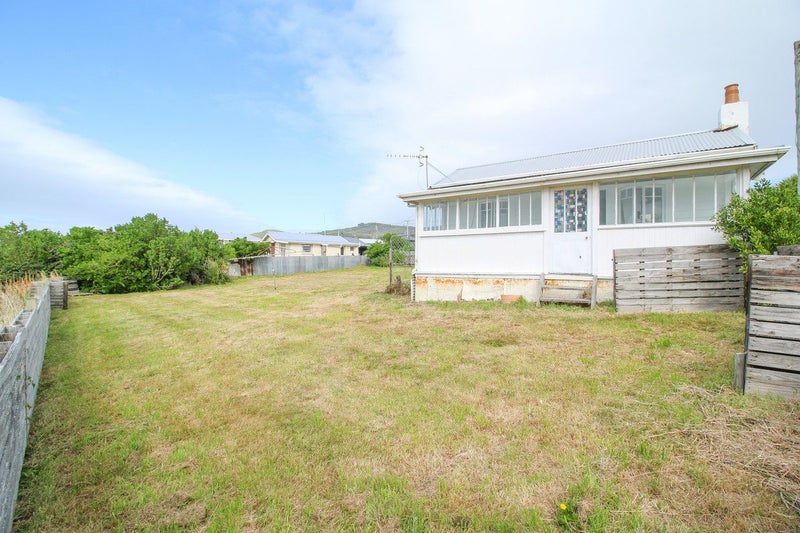 4 Suir Street, Bluff - Carousel 21