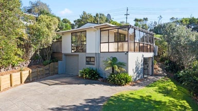 41 John Dee Crescent, Red Beach, Red Beach - Carousel 1