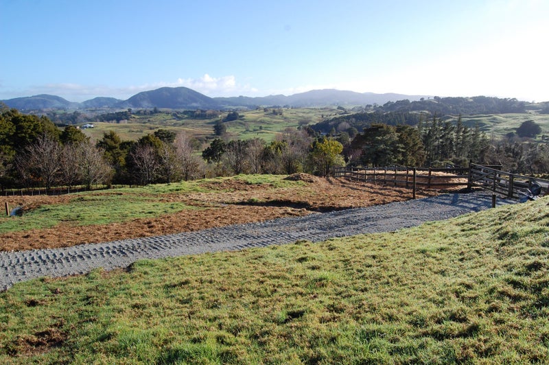 40 Tawa Avenue, Kaiwaka - Carousel 2