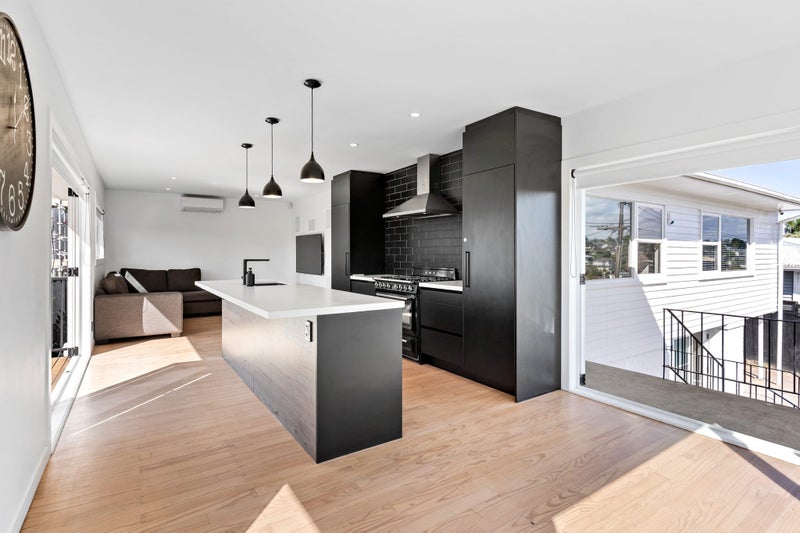 2 Havelock Avenue, Forrest Hill, Auckland - Carousel 2