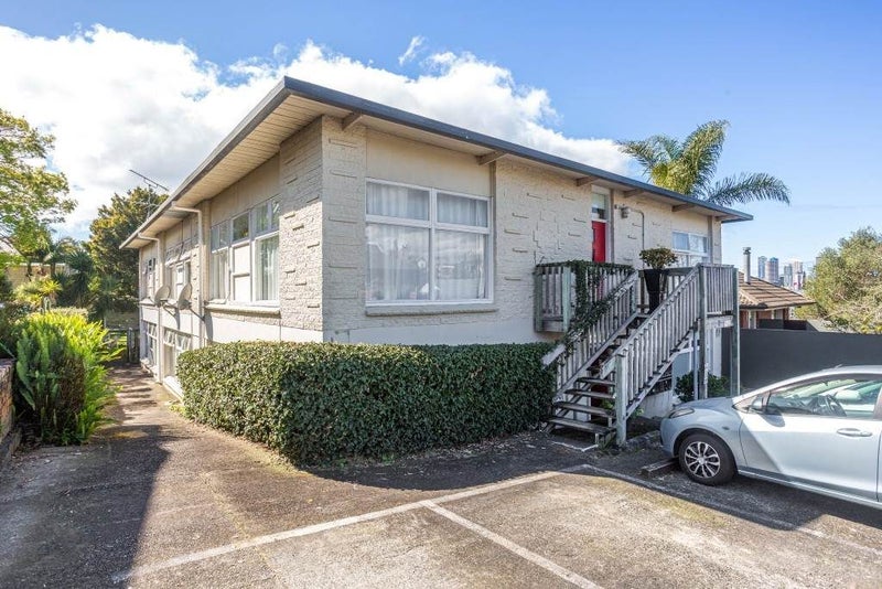 9/2 Westwood Terrace, Ponsonby, Auckland - Carousel 1