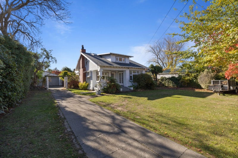 15 Buxton Terrace, Saint Martins, Christchurch - Carousel 1