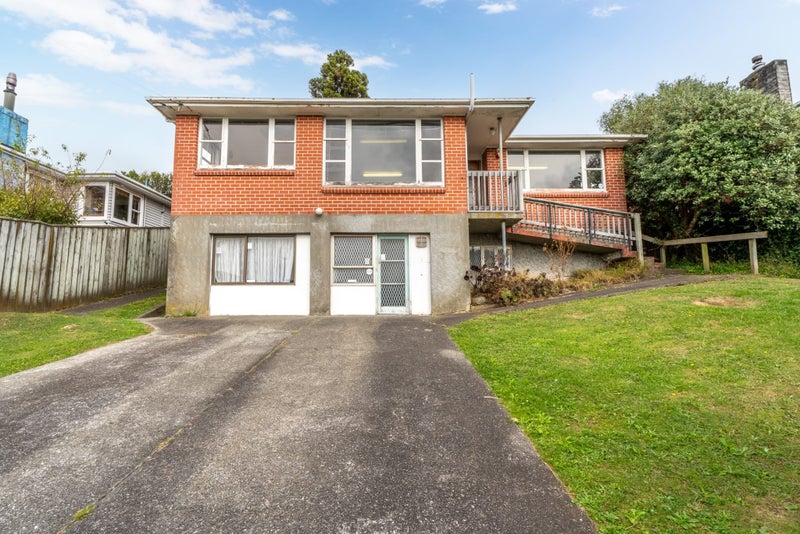 227 Bedford Street, Cannons Creek, Porirua - Carousel 1