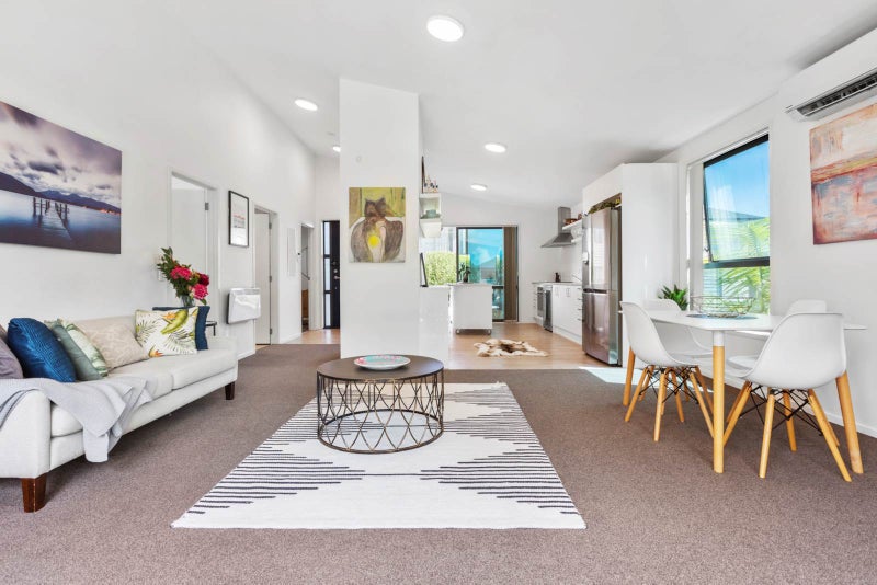 18C Torrington Crescent, Glen Innes, Auckland - Carousel 2