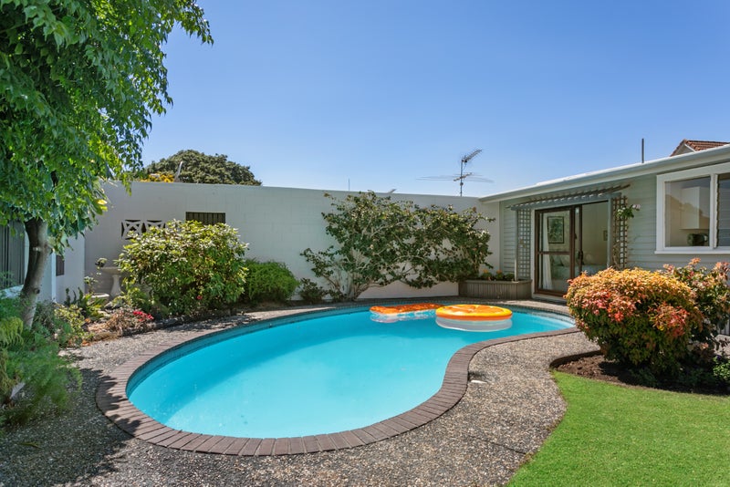 856 Manukau Road, Royal Oak, Auckland - Carousel 1