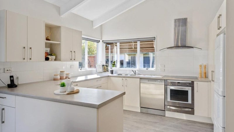 16 Herbs Place, Cashmere, Christchurch - Carousel 2