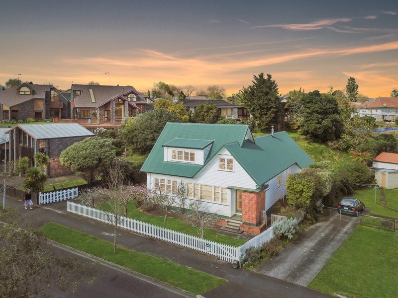 1 Jellicoe Drive, Hamilton East, Hamilton - Carousel 2