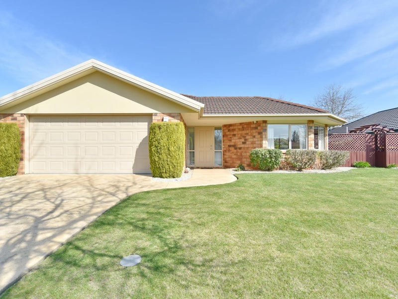 11 Pewter Place, Northwood, Christchurch - Carousel 1