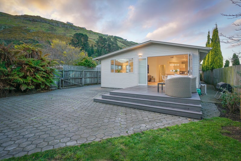 6 Duncan Street, Sumner, Christchurch - Carousel 1