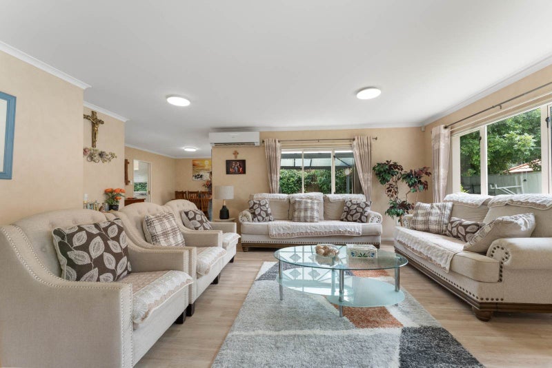 5 Dainton Place, New Lynn, Auckland - Carousel 2