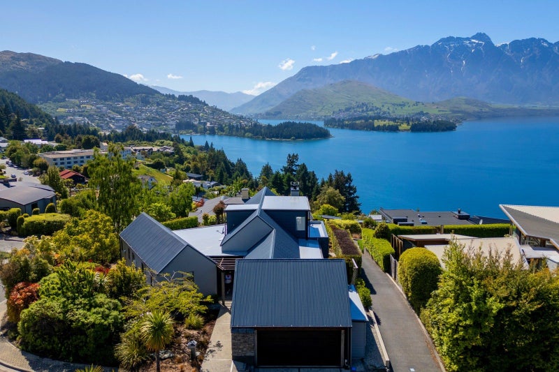 1 Whitbourn Place, Fernhill, Queenstown - Carousel 35