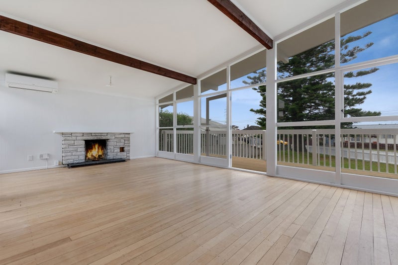 33 Mcburney Place, Mangere East, Auckland - Carousel 2