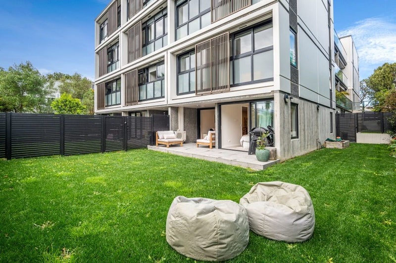 B01/9 Walmer Road, Point Chevalier, Auckland - Carousel 1