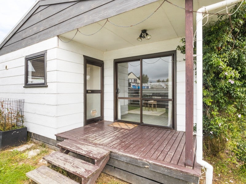 4B Peter Hall Drive, Kelvin Grove, Palmerston North - Carousel 9