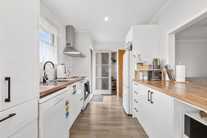 26 Lisa Crescent, Mangakakahi, Rotorua - Carousel 2