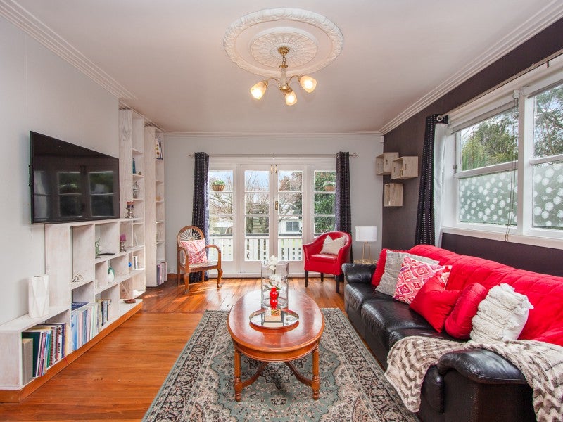 4 Walnut Place, Owhata, Rotorua - Carousel 2