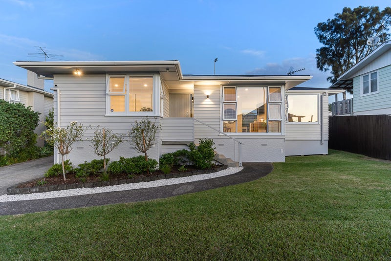 21 Tamariki Avenue, Kelston, Auckland - Carousel 1