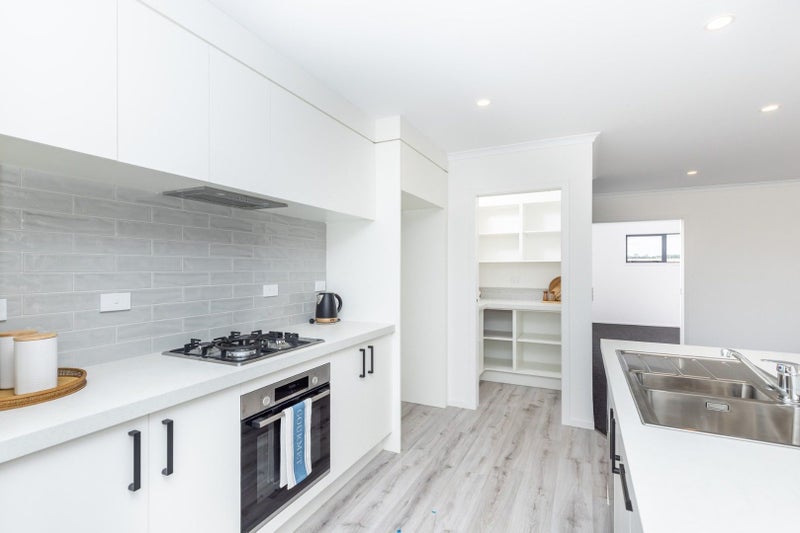 12 Tekapo Road, Baverstock, Hamilton - Carousel 2