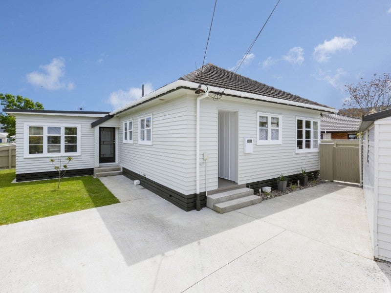 3 Savage Crescent, Upper Hutt Central, Upper Hutt - Carousel 1