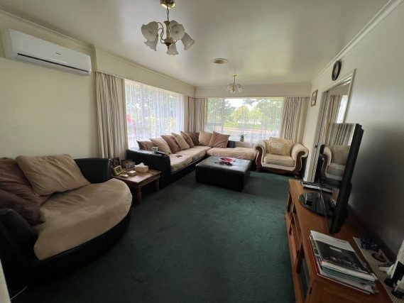 43 Sevenoaks Drive, Bryndwr, Christchurch - Carousel 2