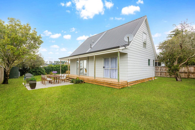 17A Lipton Grove, Opaheke, Papakura - Carousel 1