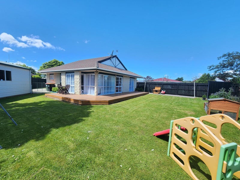 24 Willowstream Grove, Cloverlea, Palmerston North - Carousel 11
