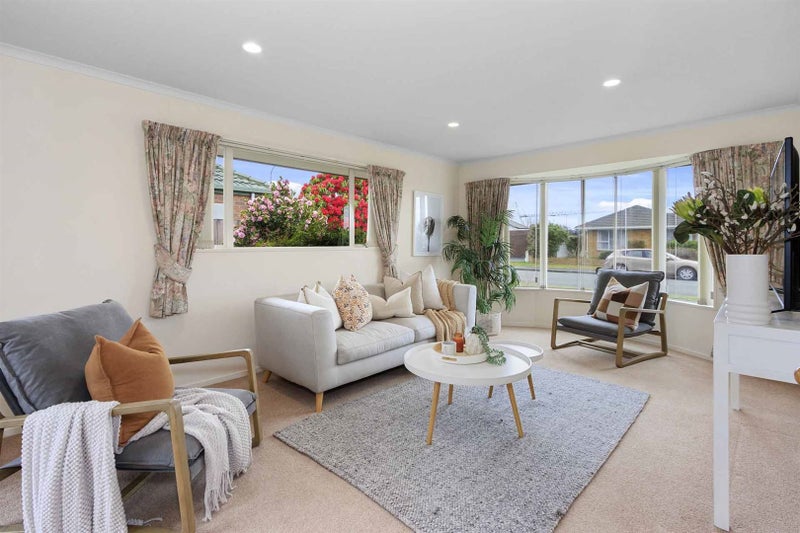 12 Mull Place, Broomfield, Christchurch - Carousel 2
