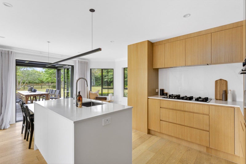 300 Bellevue Road, Matangi, Hamilton - Carousel 1