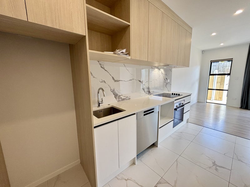 4/25 Abbotleigh Avenue, Te Atatu Peninsula, Auckland - Carousel 2