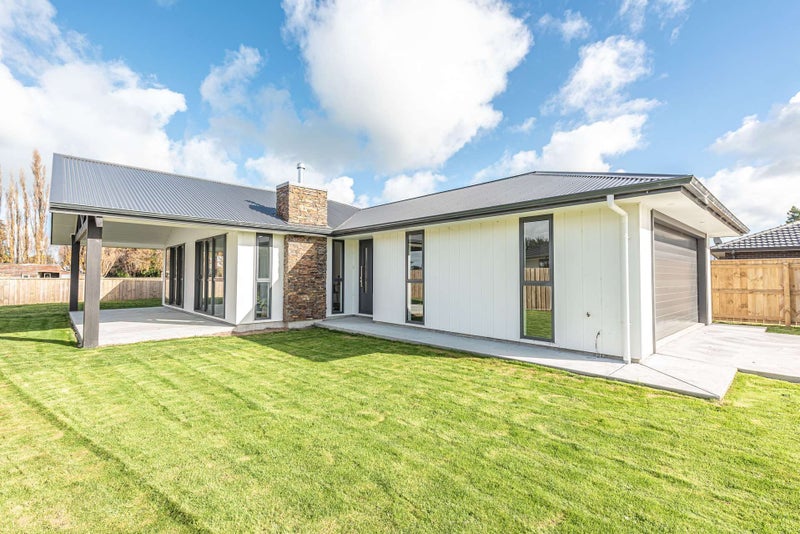 30 Oldfield Lane, Marton, Marton - Carousel 1