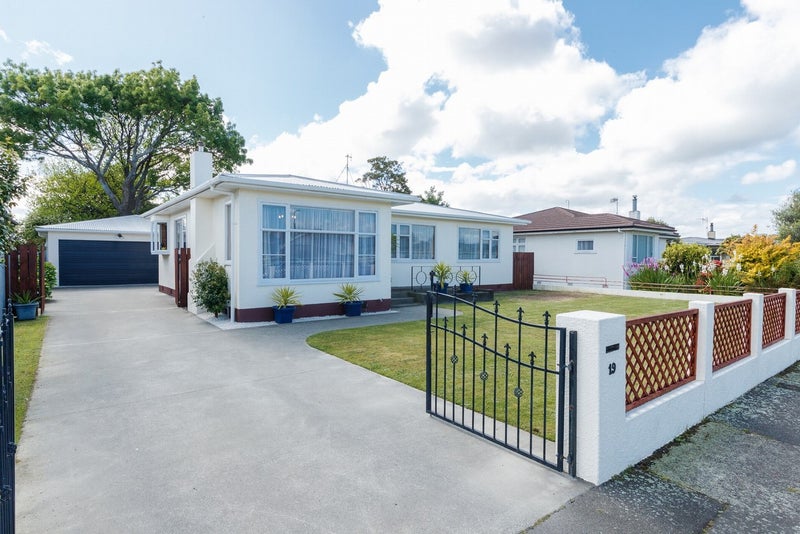 19 Forbury Avenue, Takaro, Palmerston North - Carousel 1