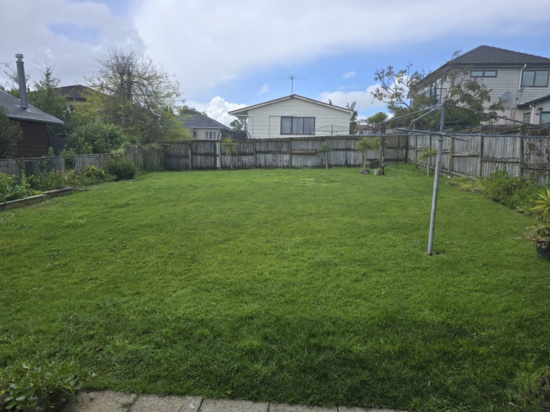 8 Staveley Avenue, Mount Roskill, Auckland - Carousel 13